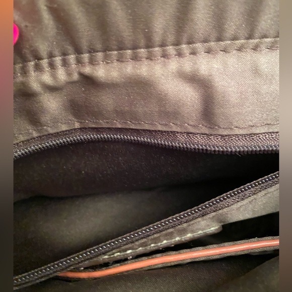 EASTSIDE VEGAN LEATHER CROSSBODY BAG IN ROSE COLOUR WITH HANDLE AND STRAP - Picture 16 of 16